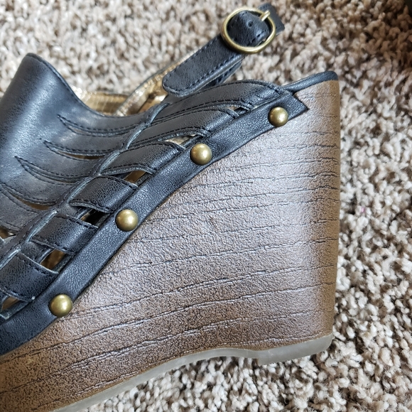 Mossimo Wedge Heels - Picture 5 of 6